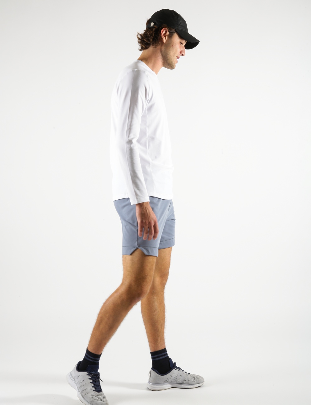 PERFORMANCE ROUND NECK LS